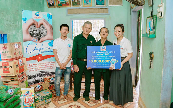 Hình ảnh đội ngũ hỗ trợ khách hàng 24/7